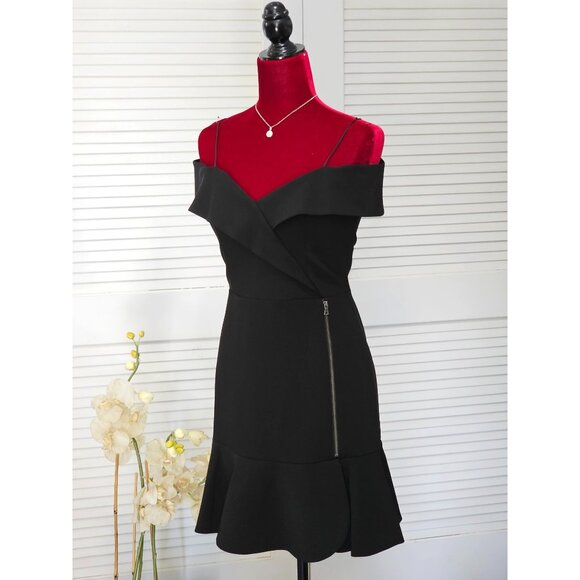 NWT Alice + Olivia Women's Black Dash Cold-Shoulder Flounce Dress Sz 4 1939 - Picture 4 of 15
